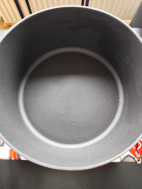 Image 1 of LAVA gietijzeren braadpan/cocotte – XL 28 cm, 6,7 liter, rood (nieuw en in originele verpakking)