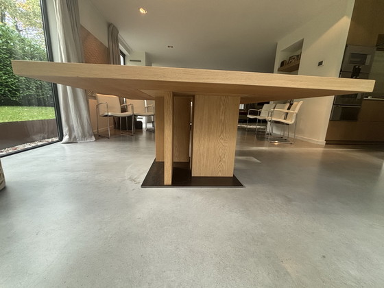 Image 1 of Mesa de comedor cuadrada