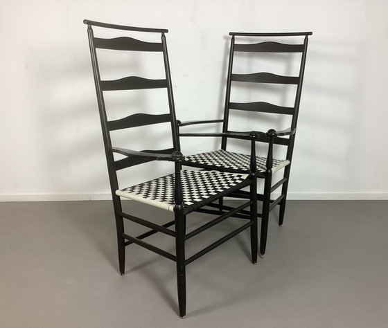 Image 1 of Twee vintage Shaker stoelen Shawl Back Arm Chairs