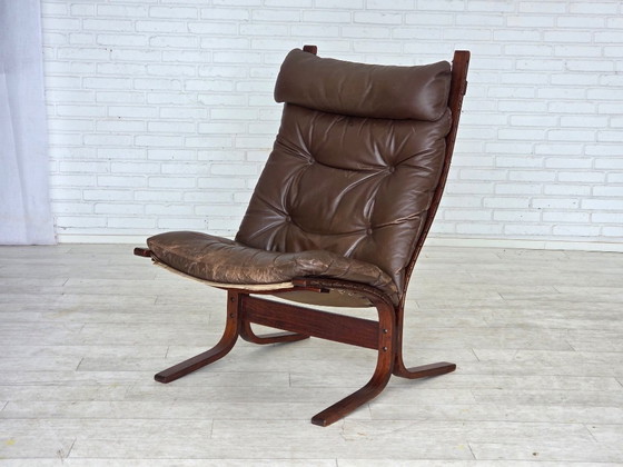 Image 1 of Années 1970, design norvégien d'Ingmar Relling, fauteuil lounge, modèle « Siesta ».