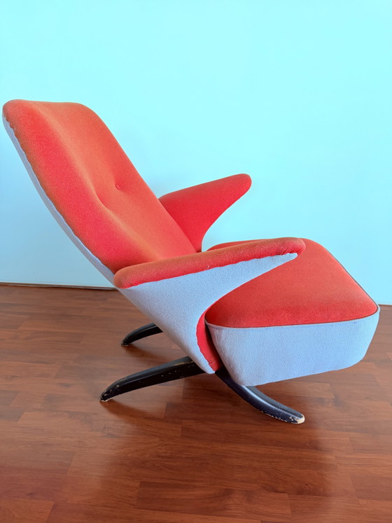 Artifort Pinguin Armchair – Wood, Cotton (photo 3 of 5)