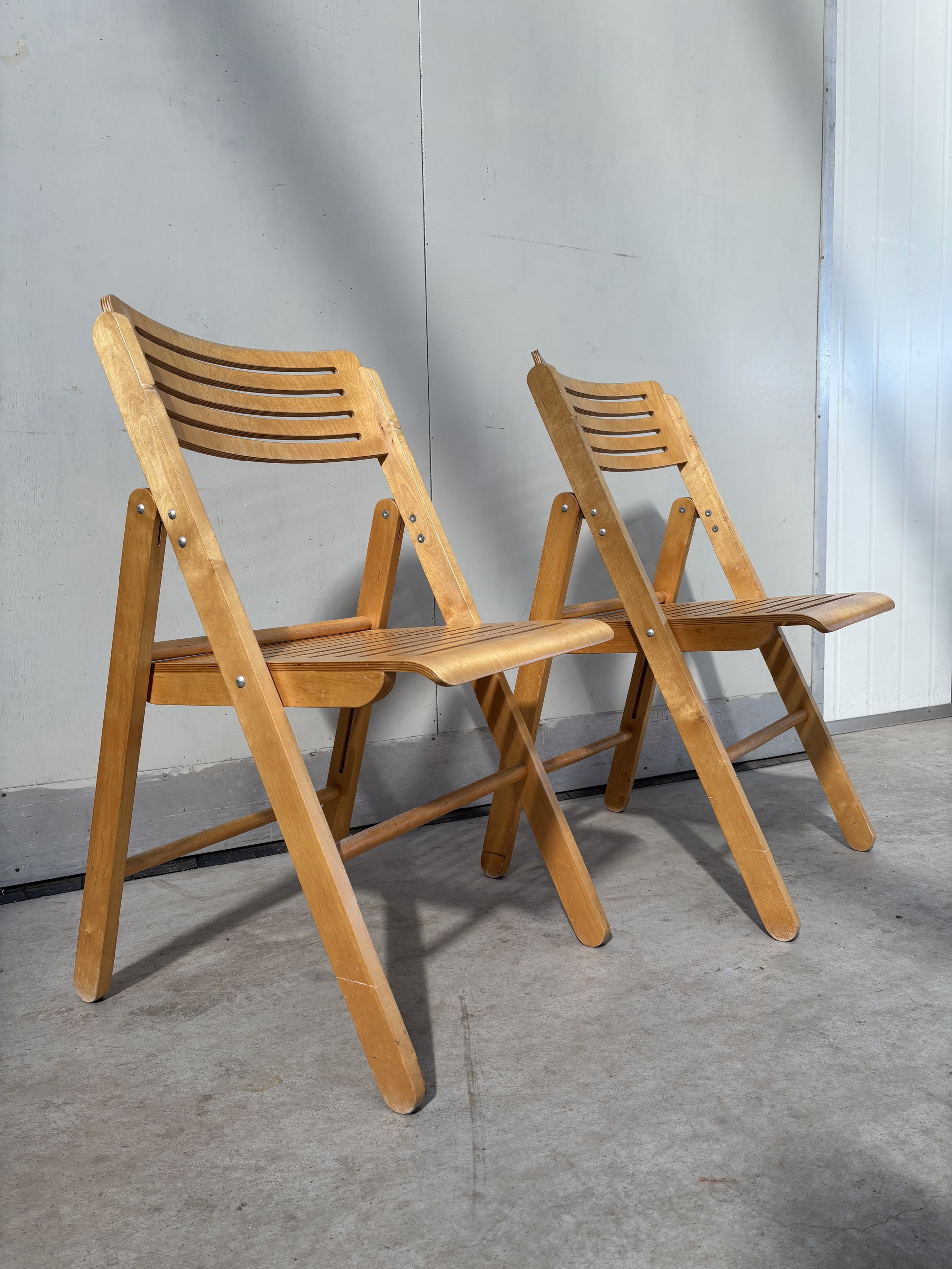 Vintage IKEA plywood folding chairs “Nikolaus” | €120 | Whoppah