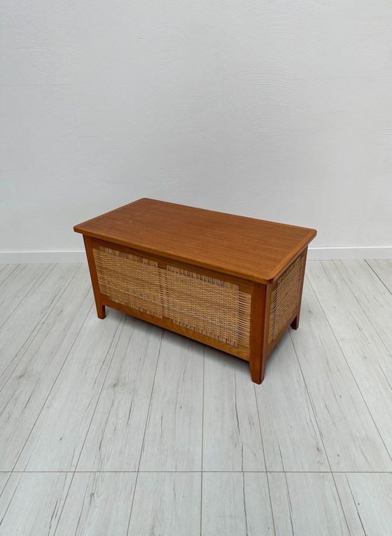 Image 1 of Cassapanca/panca contenitore vintage danese in teak degli anni '60, disegnata da Kai Winding per Poul Hundevad.