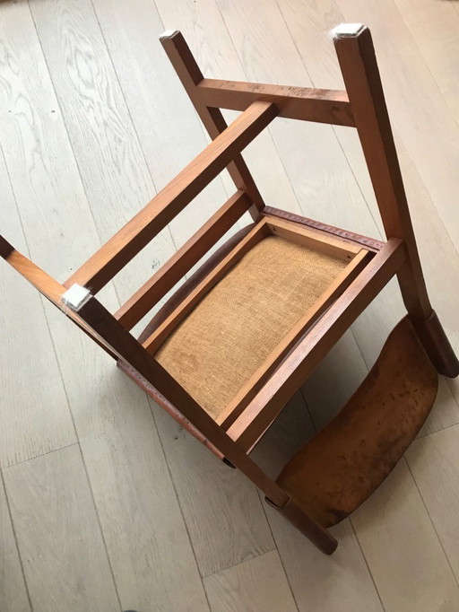 5 chaises en cuir teck