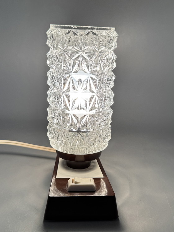 Image 1 of Vintage tafellamp met glazen kap (jaren ’70 stijl)