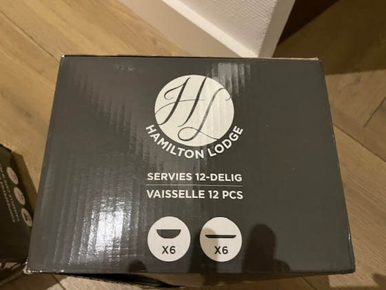 Image 1 of Schwarzes Hamilton Lodge Geschirrset, 2 x 18-teilig / 2 x 12-teilig