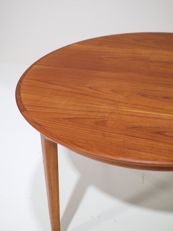 Image 1 of Extendable dining table Henning Kjaernulf model 62 Sorø