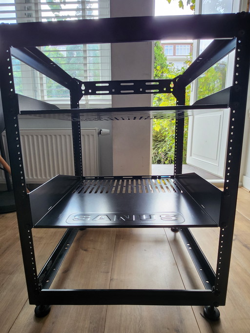 SANUS AV Rack stapelbaar open frame
