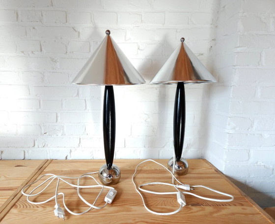 Image 1 of 1 van 2 stilistische vintage tafellamp met aluminium kap, minimalistische lamp met geometrische vormen; nog 2 beschikbaar