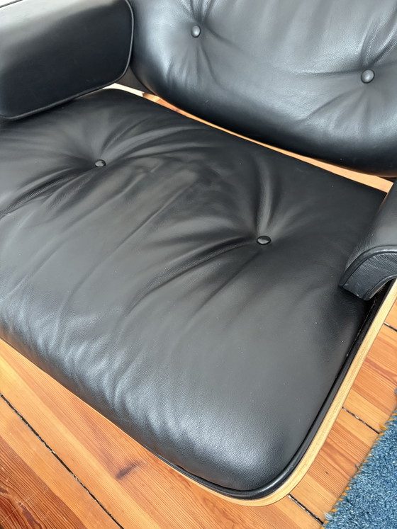 Image 1 of Vitra Eames loungestoel en voetenbank