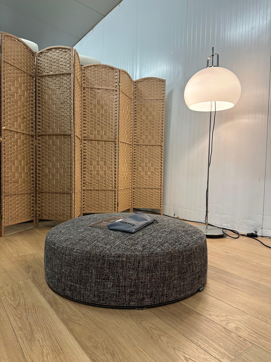 Image 1 of Taburete Minotti Davis en perfecto estado | Diseño y confort de lujo