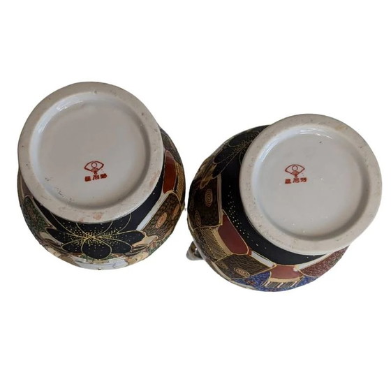 Juego de dos Jarrones estilo Satsuma con decoraciones pintadas a mano – Japón, circa 1900 – Ceramic (photo 8 of 9)