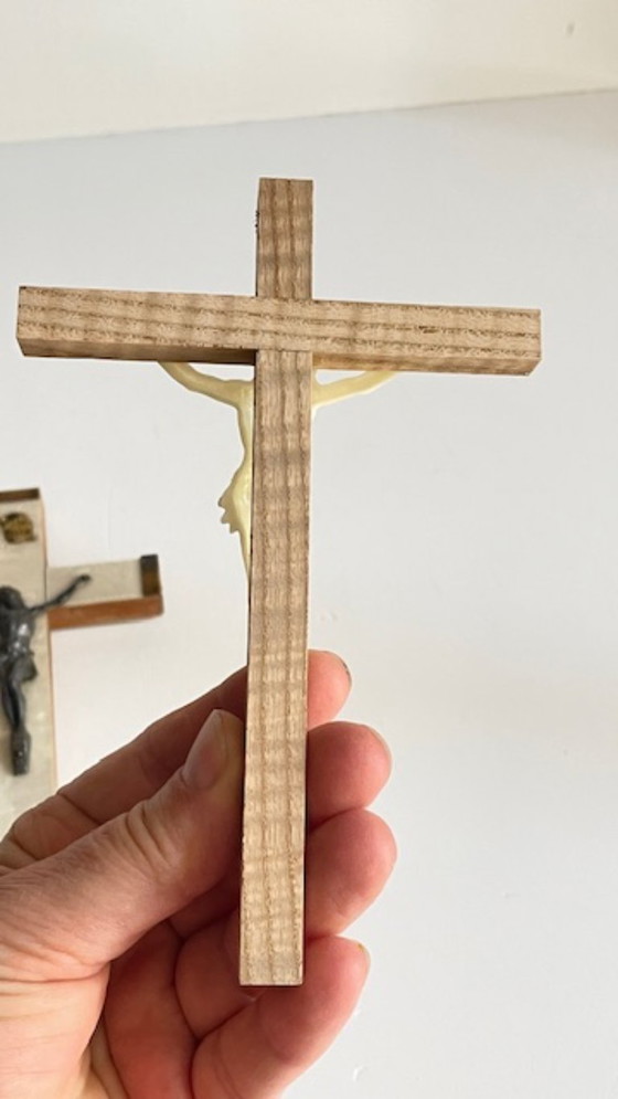 Paire Crucifix Vintage – Décorations murales, Plastic, Metal (photo 15 of 17)