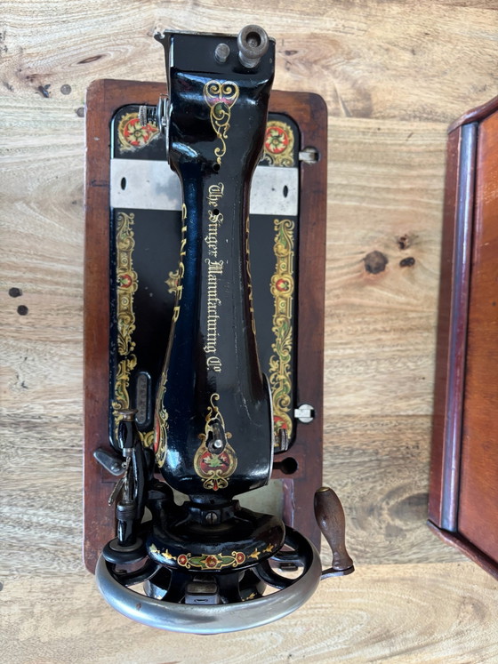 Singer 128K originale del 1920 – Clydebank, Scozia – Oggetti decorativi, Legno, Metallo (photo 2 of 15)