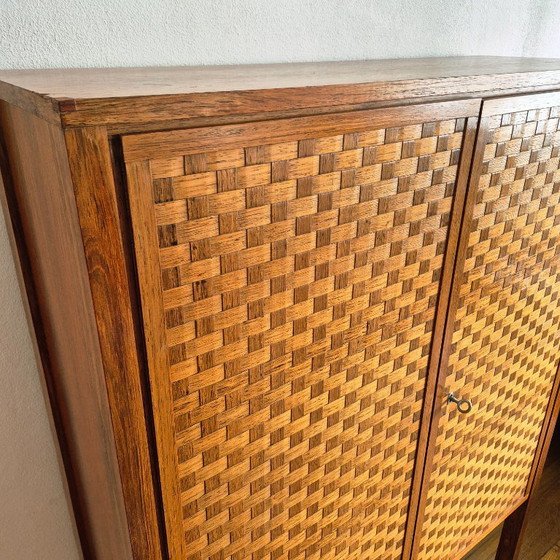 Mobile a parete Mid-Century, Palissandro di Rio, ante intrecciate, Möbelwerkstätten Leo Bub – Credenze alte (photo 6 of 11)