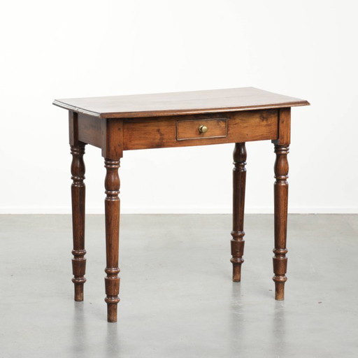 Antique English oak side table/hall/corridor table from the early 19th century with a beautiful appearance.