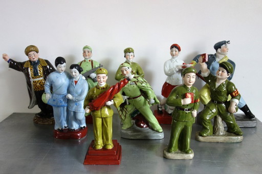 10 statues of the Chinese Cultural Revolution