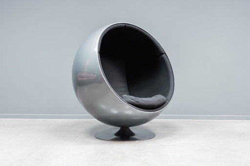 Ball chair