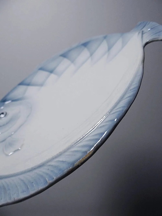 Vintage Czechoslovakian Faience Fish Service, 6 Plates and a Platter, Crockery, Ceramic, White (photo 11 of 14)