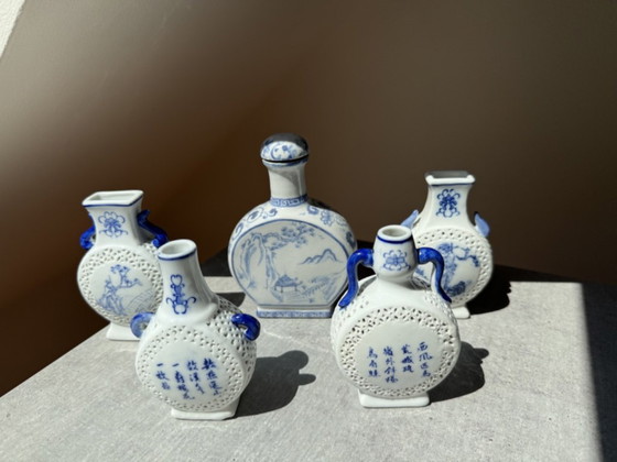 Chinese Porcelain Vase Blue White Reticulated Miniature Set 5 Lidded Bottle (photo 3 of 14)