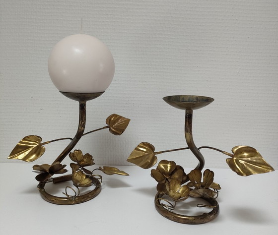 Image 1 of coppia di candelieri in ottone con decoro floreale vintage