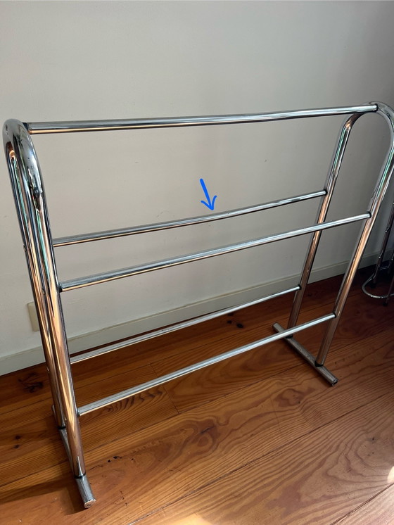 Image 1 of Scarpiera vintage con design a tubo cromato