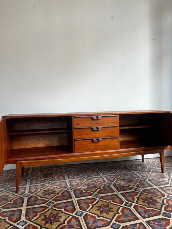 Image 1 of Buffet moderne Mid Century - Stonehill Furniture