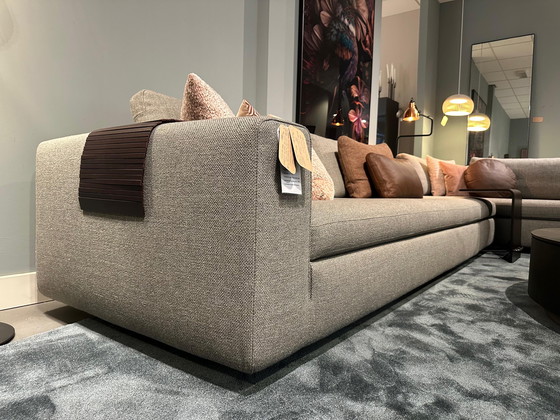 Image 1 of Diseño en stock Modelo de sala de exposición Sofá esquinero Vilaz + Hocker