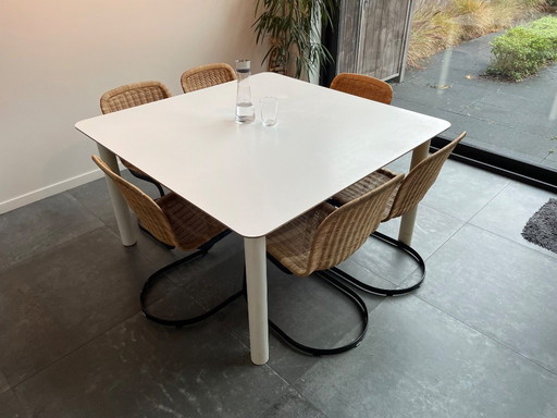 Pastoe Jan De Bouvrie dining table 135x135 white.