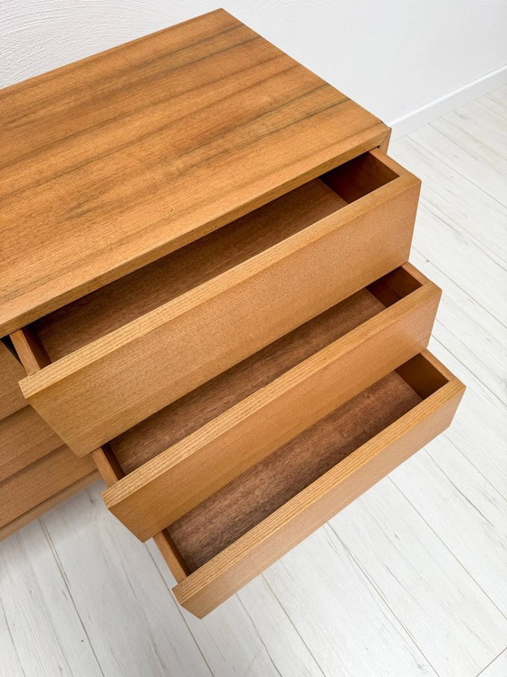 Image 1 of Vintage Duitse notenhouten commode, minimalistische dressoir in mid-century modern stijl, jaren 1950