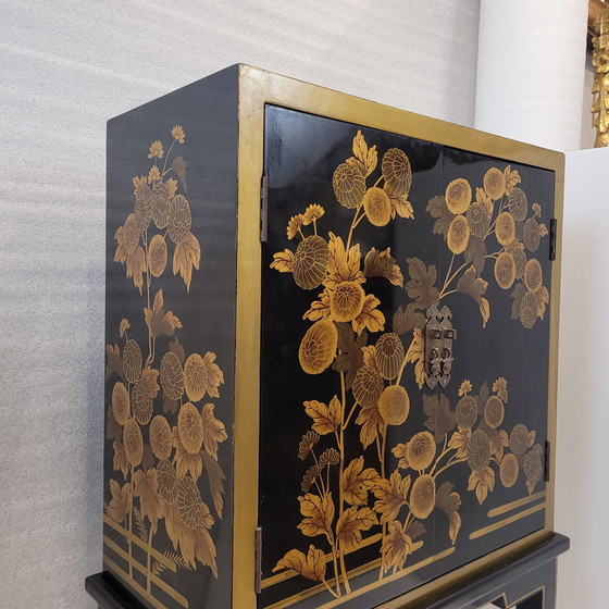 Image 1 of Cabinet “Crisantemos”, Laca Urushi-E, Periodo Showa, S. Xx - Japón