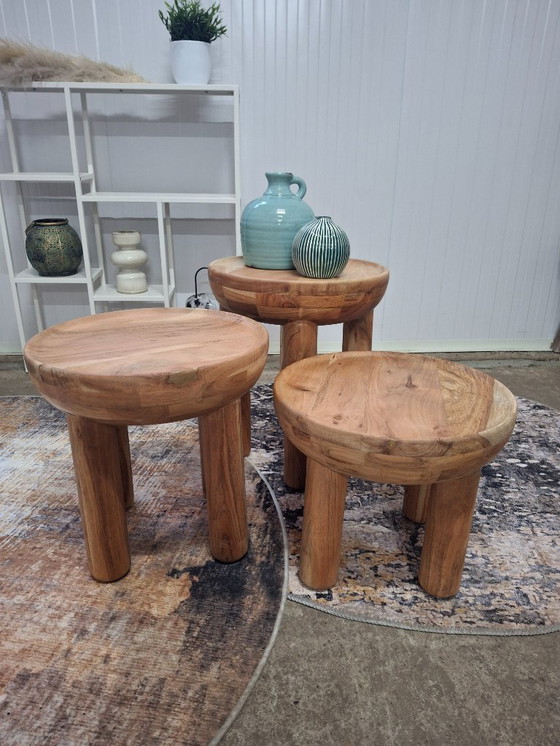 Image 1 of Set di 3 tavolini da caffè in legno massello di acacia, nuovi