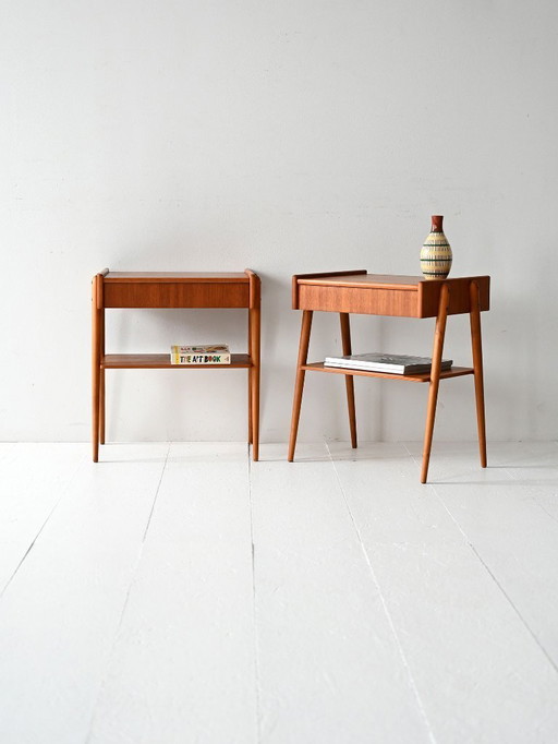 Coppia di comodini vintage scandinavi in ​​teak con cassetto nascosto