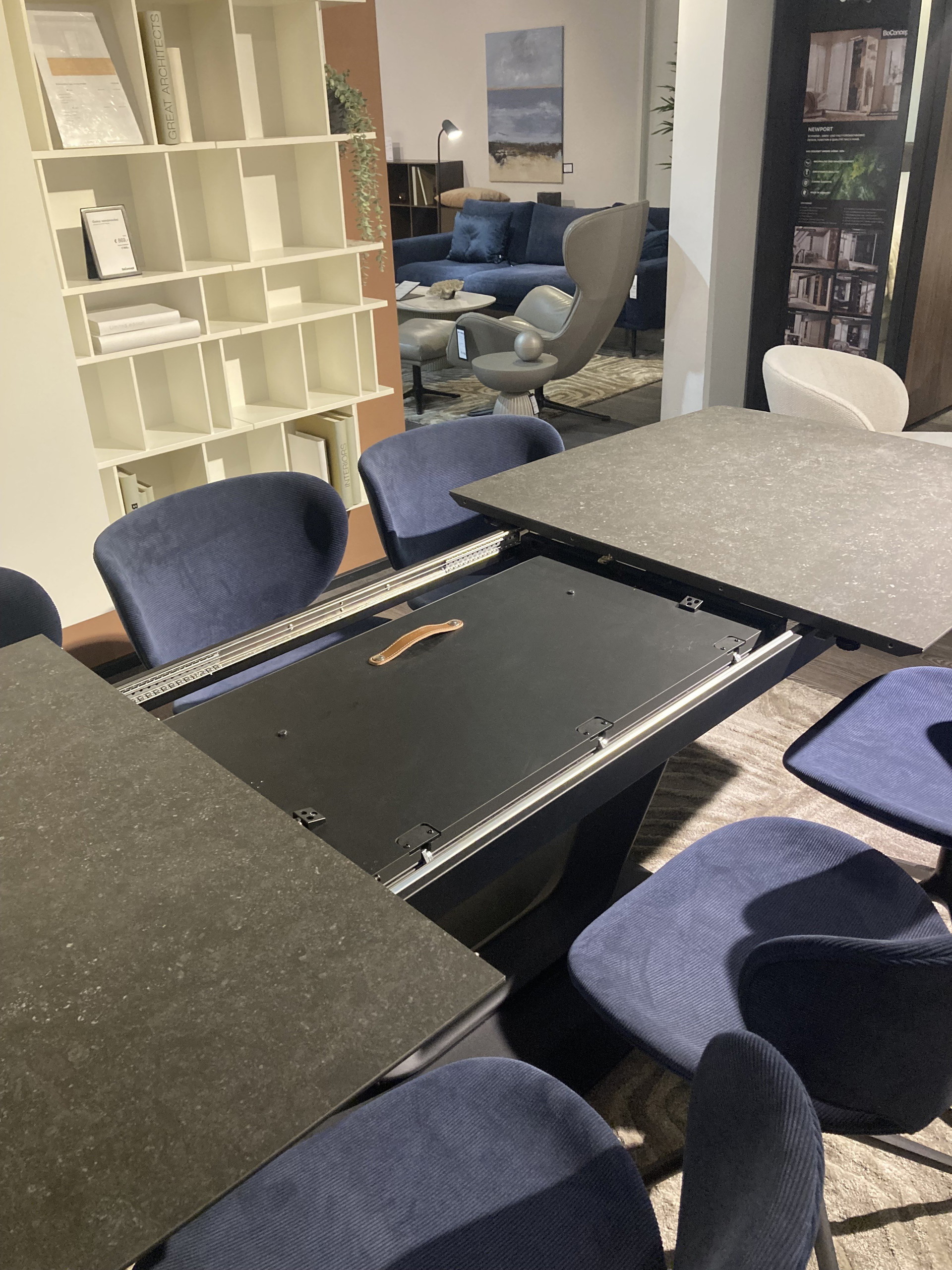 Boconcept - Extendable dining table Alicante | €3,379 | Whoppah