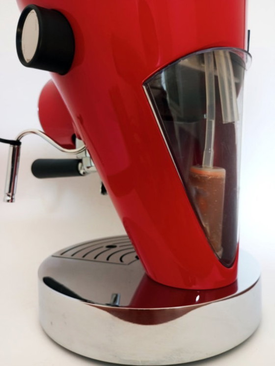 Image 1 of Máquina de café espresso Bugatti Diva roja diseñada por Andreas Seegatz