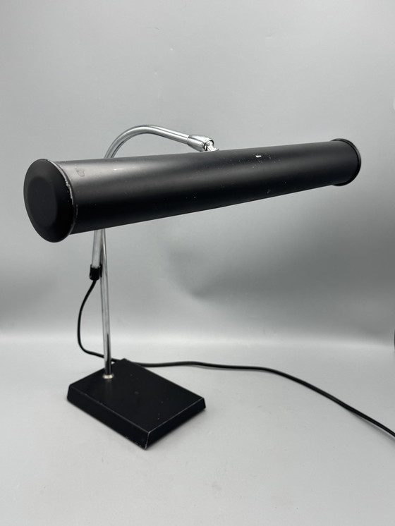 Image 1 of Stijlvolle verstelbare bureaulamp van OMI – Mid-Century functionaliteit met een strakke moderne uitstraling