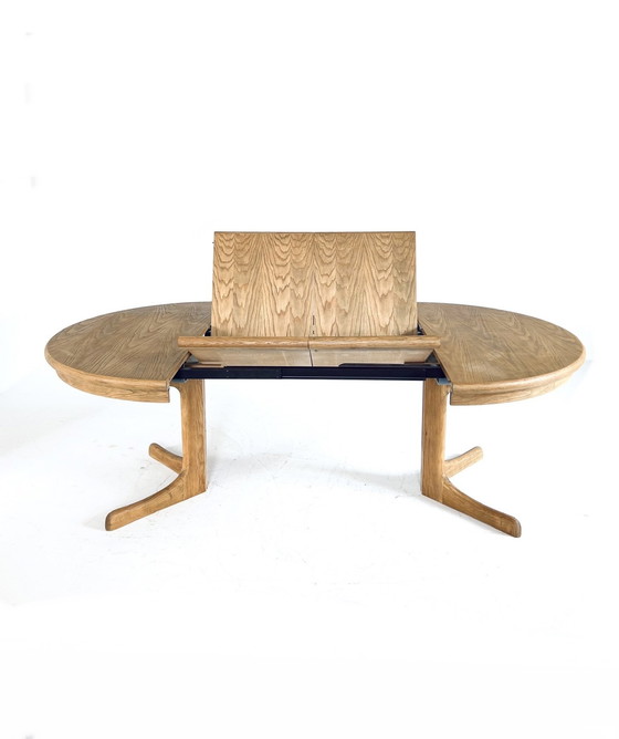 Image 1 of Vintage Extendable Oak Dining Table '60s