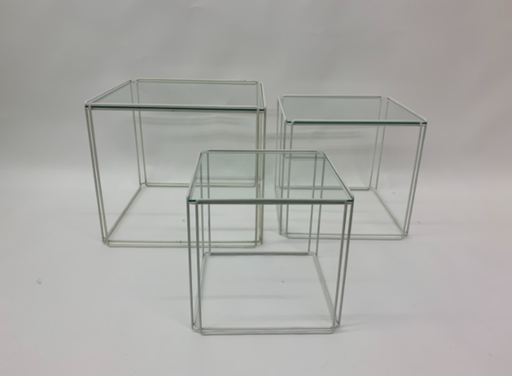Tavolini impilabili Isocele di Max Sauze, design anni '70