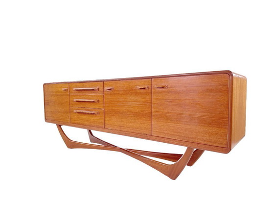 Image 1 of Mid-century sideboard van Val Rossi voor Beithcraft