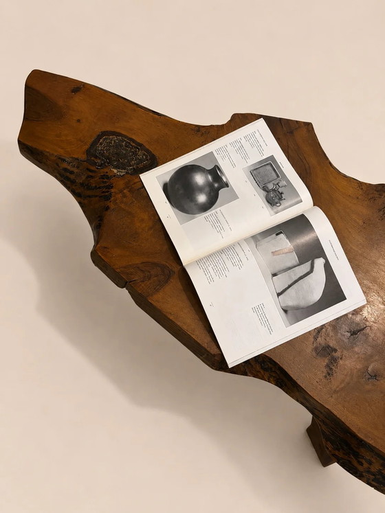 Vintage brutalistische salontafel van boomstam – Koffietafelboeken, Organic Modern (photo 3 of 5)