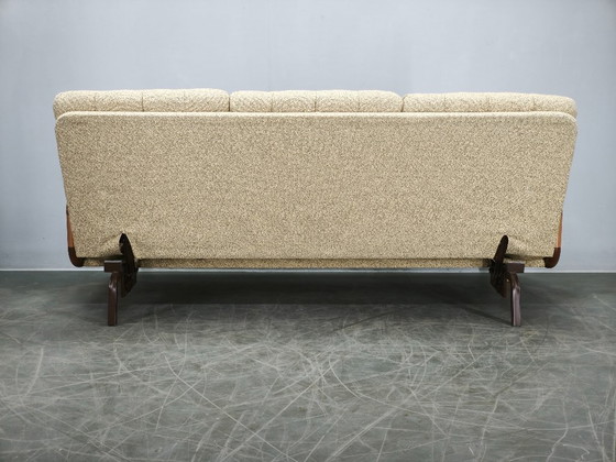 1980er tschechoslowakisches modernistisches umwandelbares Dreisitzer-Schlafsofa, 3-5 Sitzer Sofas, Holz (Foto 5 von 13)