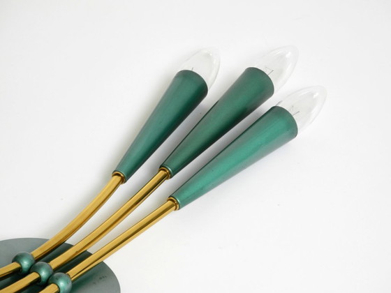 Image 1 of Bellissima lampada da parete conica a 3 luci in stile Mid-Century Modern in ottone