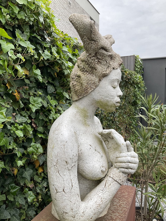 Image 1 of Torso de una mujer africana