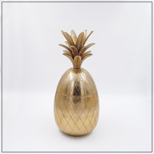 Vintage pineapple-shaped ice bucket, Hollywood Regency style, from the 1970s.