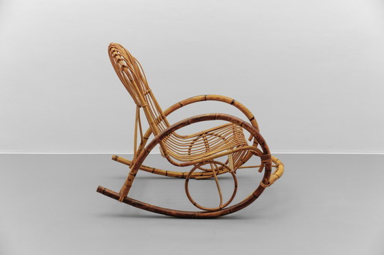 Image 1 of Sedia a dondolo in rattan e bambù, stile Mid-Century Modern, anni '60