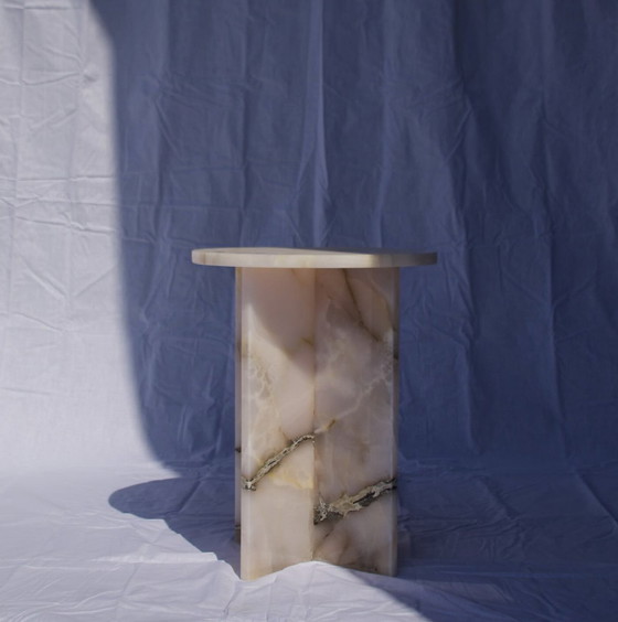 Image 1 of Mesa auxiliar onyx rosa