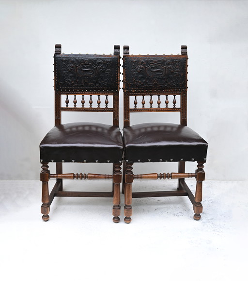 Chaises anciennes en bois sculpté - Lot de 2