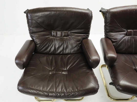 Image 1 of HARALD RELLING. Un par de sillones 'Wing', Westnofa, Noruega.