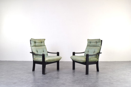 Deense loungestoelen en salontafel uit het midden van de 20e eeuw, jaren 70.