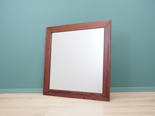 Miroir dans un cadre en acajou, design danois, années 1970, Production : Danemark
